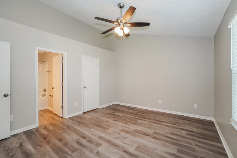 3,100/Mo, 4934 Allwood Dr Columbus, OH 43231 Main Bedroom View 2