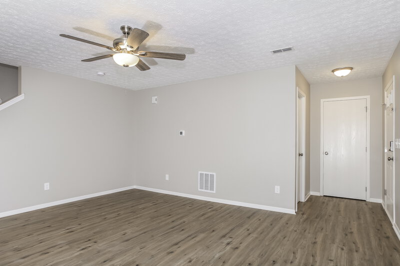 2,025/Mo, 7767 Lupine Dr Blacklick, OH 43004 Living Room View 2