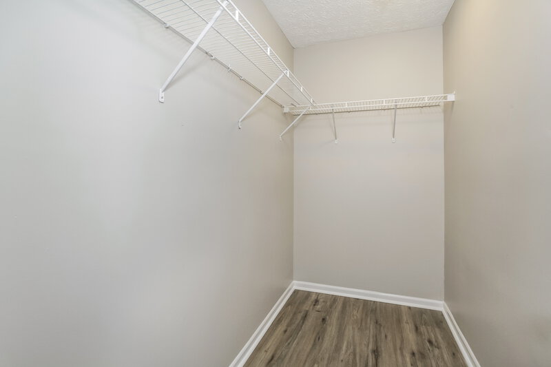 2,025/Mo, 7767 Lupine Dr Blacklick, OH 43004 Walk In Closet View