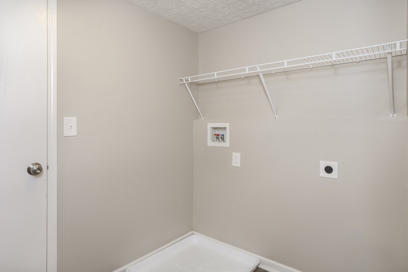 2,025/Mo, 7767 Lupine Dr Blacklick, OH 43004 Walk In Closet View 2