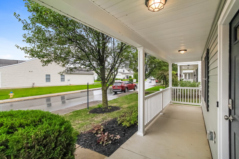 2,025/Mo, 7767 Lupine Dr Blacklick, OH 43004 Porch View