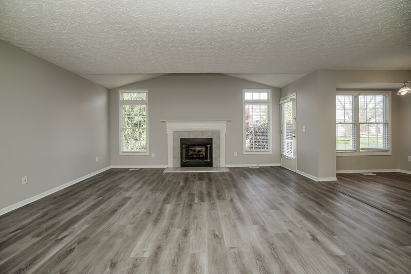 2,515/Mo, 5090 Dietrich Ave Orient, OH 43146 Living Room View