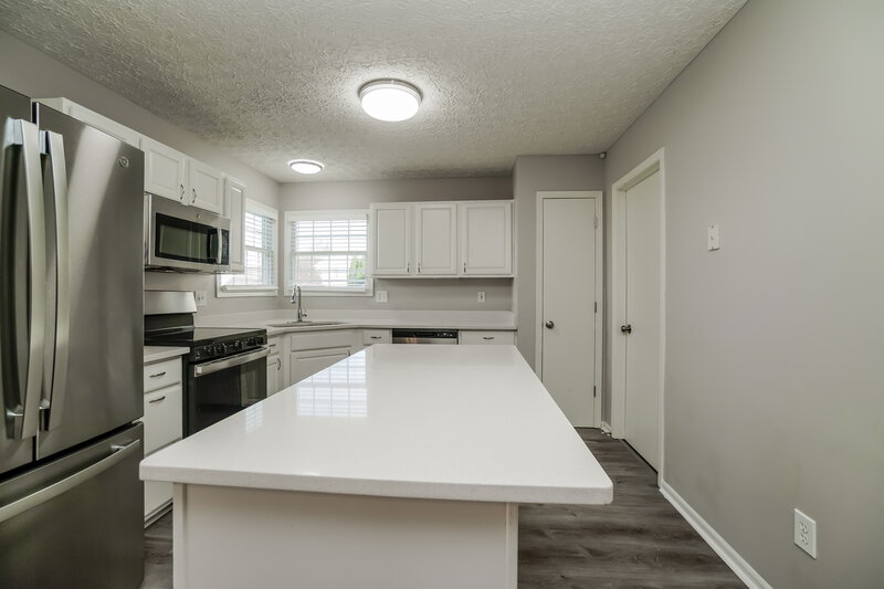 2,515/Mo, 5090 Dietrich Ave Orient, OH 43146 Kitchen View