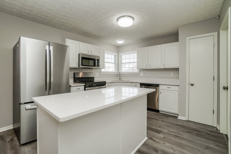 2,515/Mo, 5090 Dietrich Ave Orient, OH 43146 Kitchen View 2