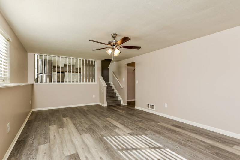 2,200/Mo, 1705 Rock Creek Dr Grove City, OH 43123 Family Room View 2