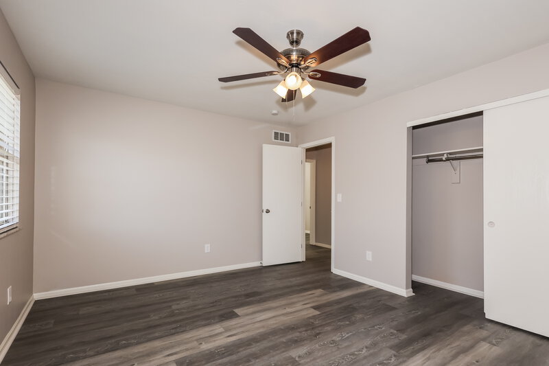 2,200/Mo, 1705 Rock Creek Dr Grove City, OH 43123 Main Bedroom View 2