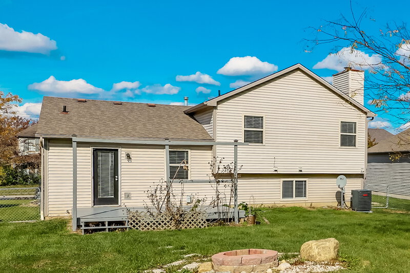 2,200/Mo, 1705 Rock Creek Dr Grove City, OH 43123 Rear View