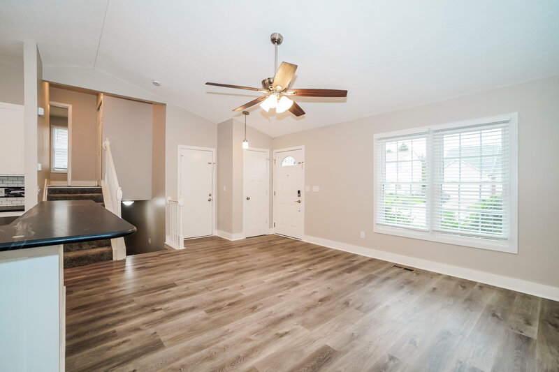 2,715/Mo, 4581 Dungannon Dr Grove City, OH 43123 Living Room View