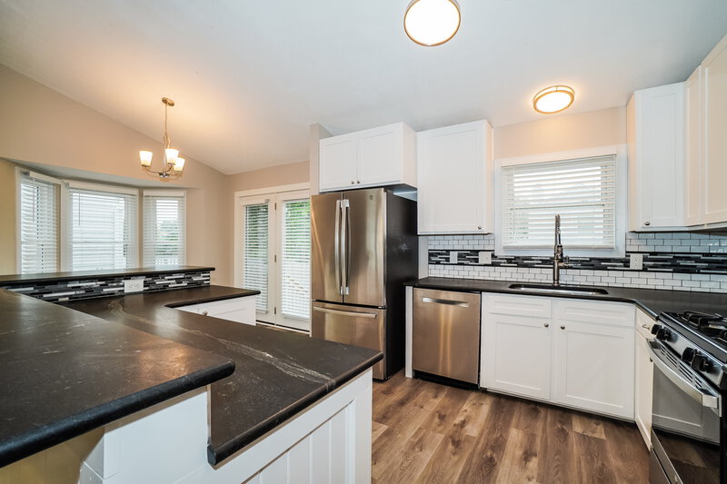 2,715/Mo, 4581 Dungannon Dr Grove City, OH 43123 Kitchen View 2