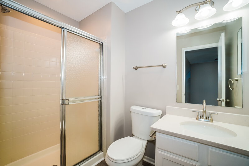 2,715/Mo, 4581 Dungannon Dr Grove City, OH 43123 Main Bathroom View