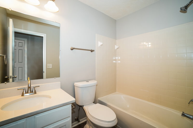 2,715/Mo, 4581 Dungannon Dr Grove City, OH 43123 Bathroom View