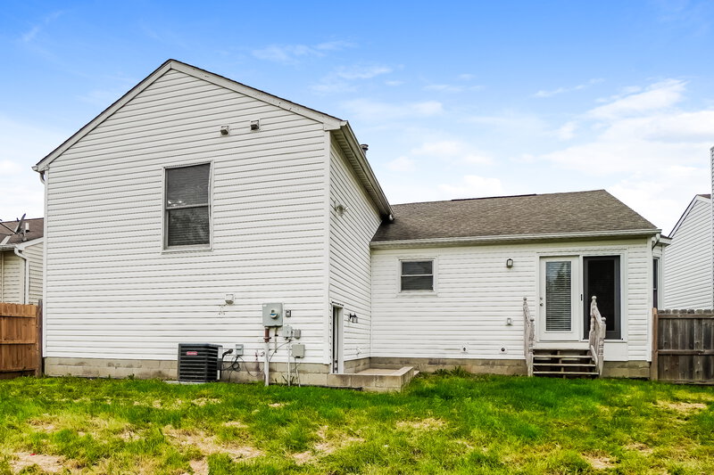 2,715/Mo, 4581 Dungannon Dr Grove City, OH 43123 Rear View