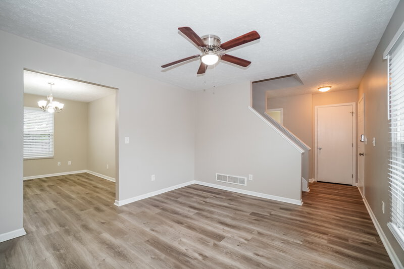 2,605/Mo, 5601 High Arbor Dr Galloway, OH 43119 Living Room View