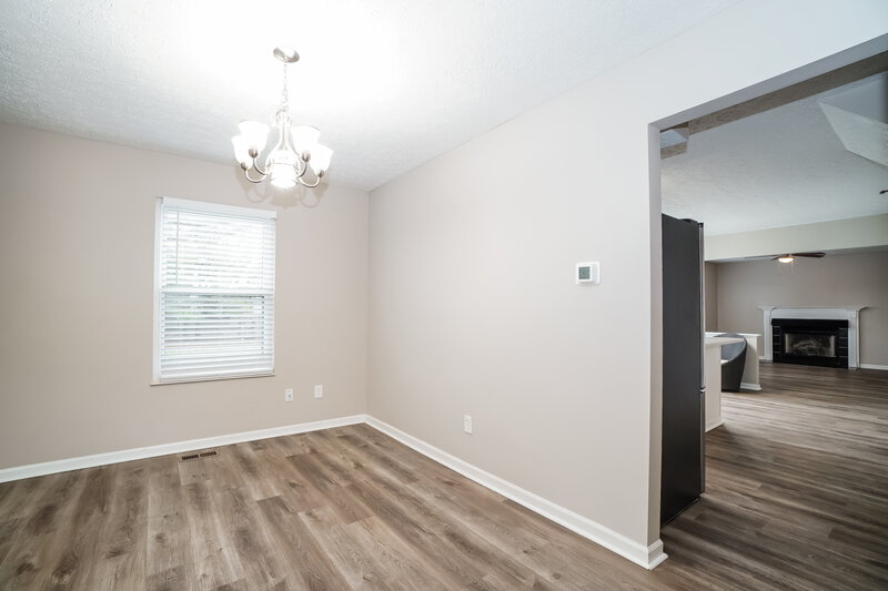 2,605/Mo, 5601 High Arbor Dr Galloway, OH 43119 Dining Room View