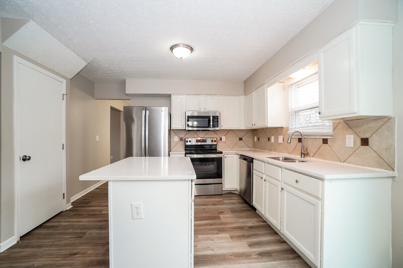 2,605/Mo, 5601 High Arbor Dr Galloway, OH 43119 Kitchen View