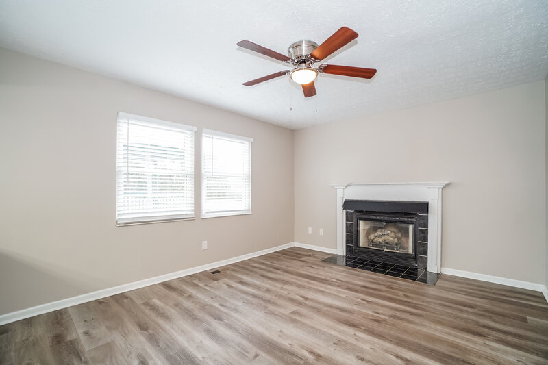 2,605/Mo, 5601 High Arbor Dr Galloway, OH 43119 Family Room View