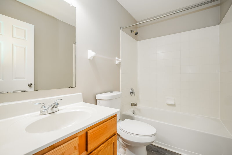 2,235/Mo, 5525 Boucher Dr Orient, OH 43146 Bathroom View