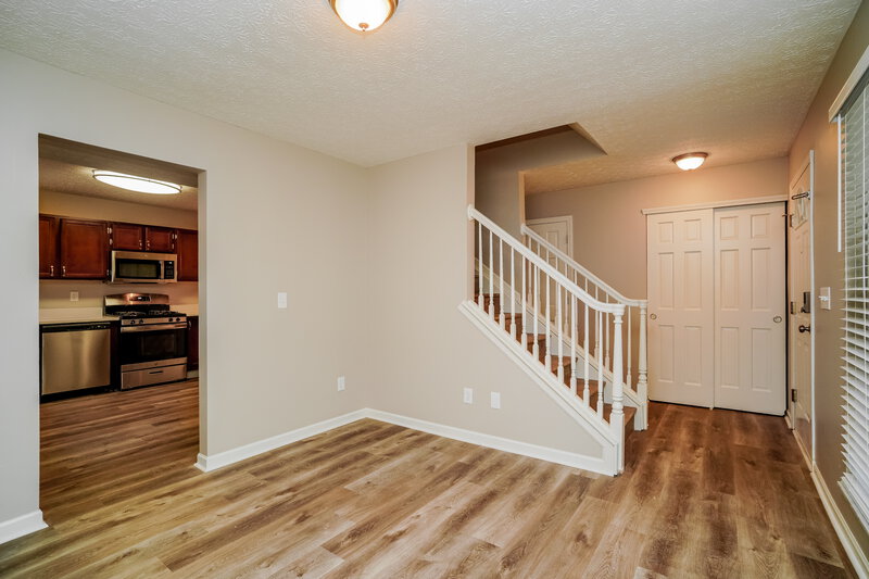 2,500/Mo, 781 Laile Ct Reynoldsburg, OH 43068 Dining Room View 2