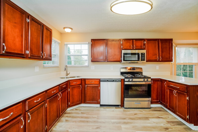 2,500/Mo, 781 Laile Ct Reynoldsburg, OH 43068 Kitchen View
