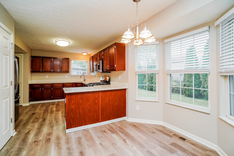 2,500/Mo, 781 Laile Ct Reynoldsburg, OH 43068 Kitchen View 3