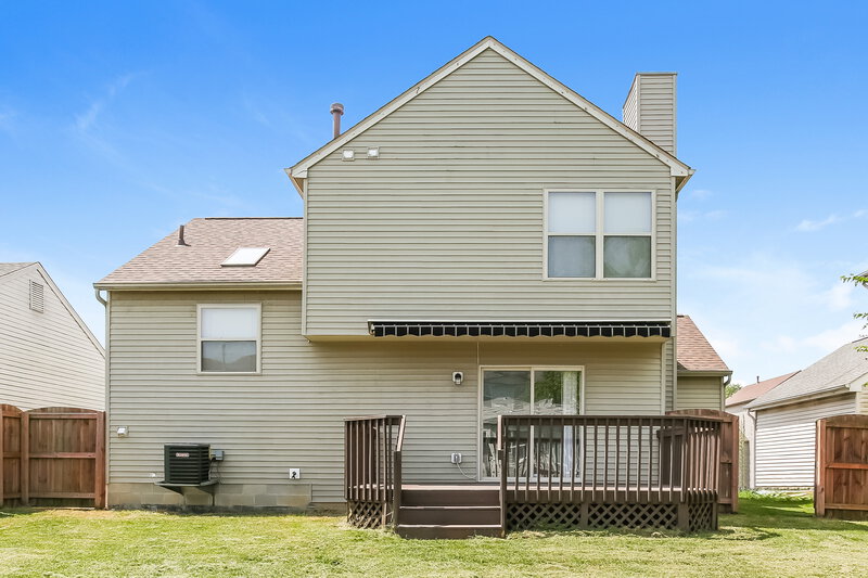 1,895/Mo, 6760 Jennyann Way Canal Winchester, OH 43110 Rear View