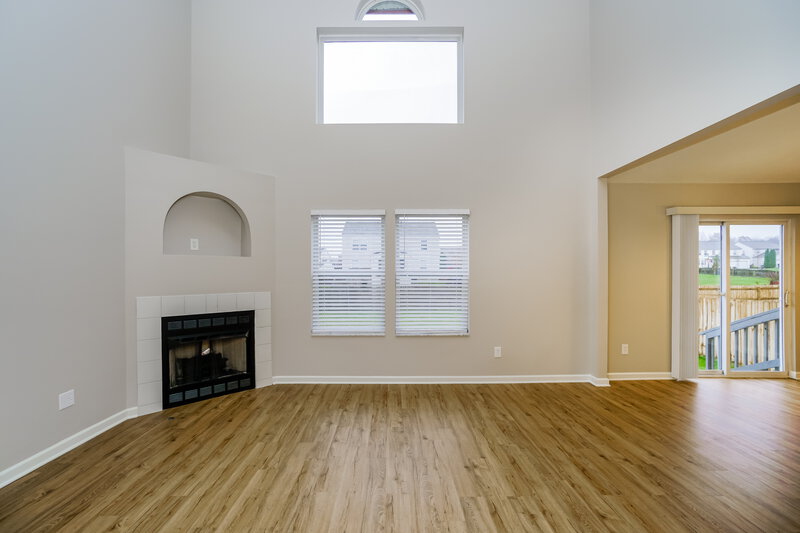 2,040/Mo, 7564 Braeburn Ct Blacklick, OH 43004 Living Room View 2