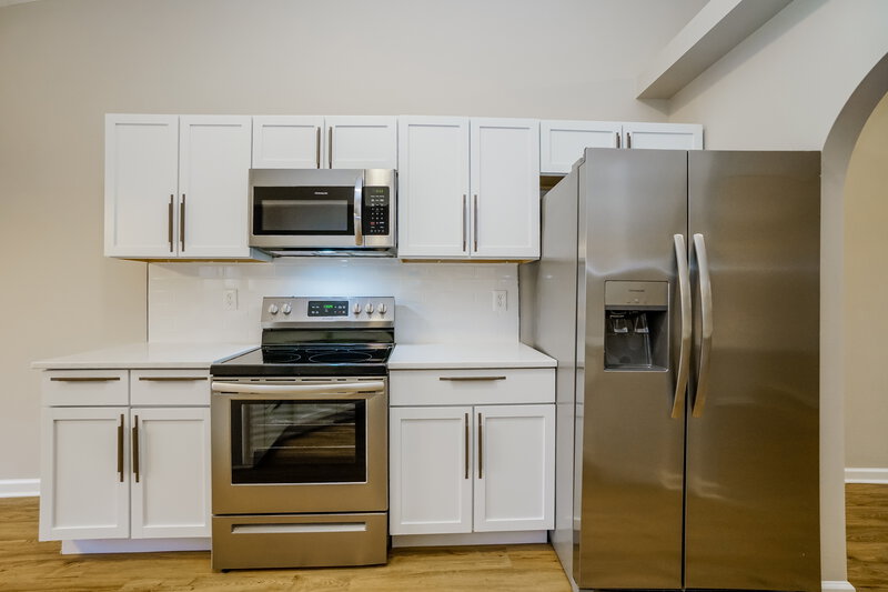 2,040/Mo, 7564 Braeburn Ct Blacklick, OH 43004 Kitchen View 2