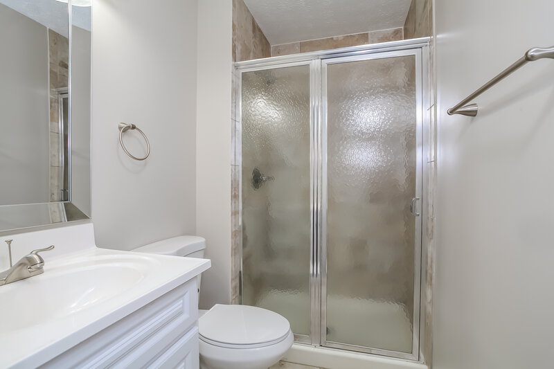 2,390/Mo, 3311 Darby Glen Blvd Hilliard, OH 43026 Main Bathroom View