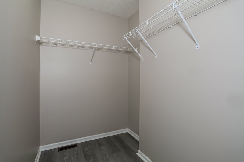2,390/Mo, 3311 Darby Glen Blvd Hilliard, OH 43026 Closet View
