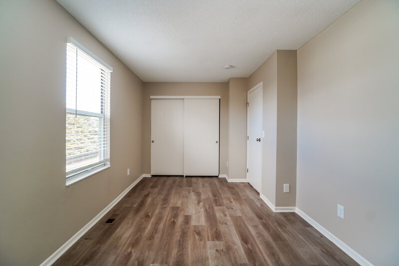 1,960/Mo, 5122 Springdale Blvd Hilliard, OH 43026 Bedroom View