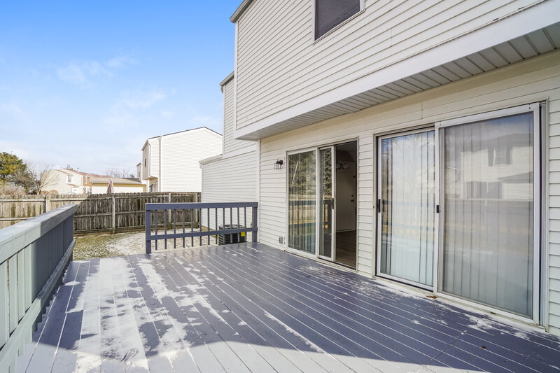 1,960/Mo, 5122 Springdale Blvd Hilliard, OH 43026 Deck View