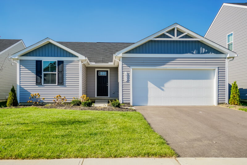 2,330/Mo, 1971 Lake Crest Dr Grove City, OH 43123 External View