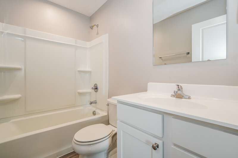 2,280/Mo, 1971 Lake Crest Dr Grove City, OH 43123 Bathroom View