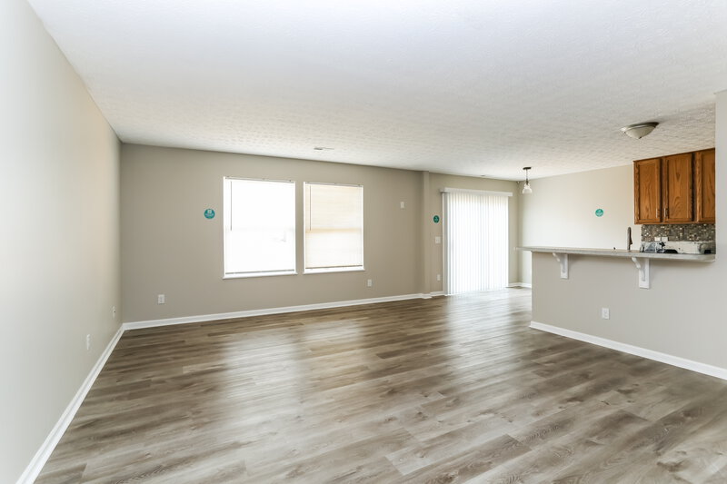 2,400/Mo, 6862 Spring Bloom Dr Canal Winchester, OH 43110 Living Room View 2