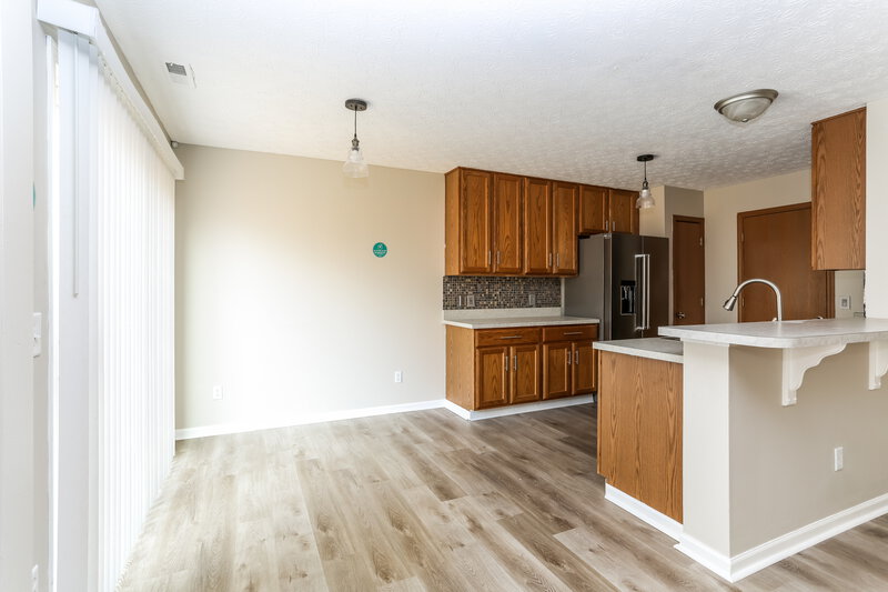 2,400/Mo, 6862 Spring Bloom Dr Canal Winchester, OH 43110 Dining Room View