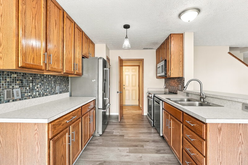 2,185/Mo, 6862 Spring Bloom Dr Canal Winchester, OH 43110 Kitchen View