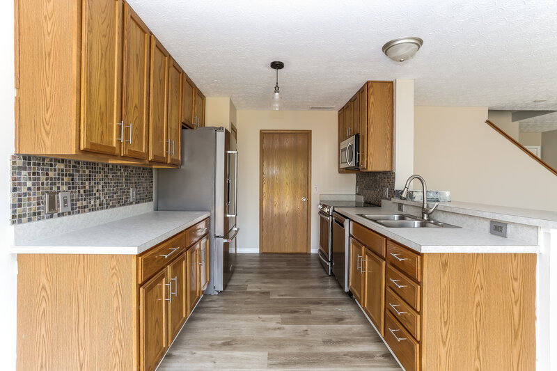 2,400/Mo, 6862 Spring Bloom Dr Canal Winchester, OH 43110 Kitchen View