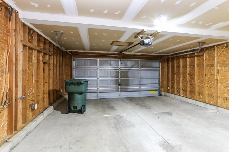 2,400/Mo, 6862 Spring Bloom Dr Canal Winchester, OH 43110 Garage View
