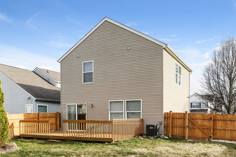 2,400/Mo, 6862 Spring Bloom Dr Canal Winchester, OH 43110 Rear View