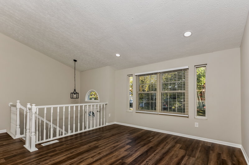 2,450/Mo, 5305 Davidson Rd Hilliard, OH 43026 Living Room View 2