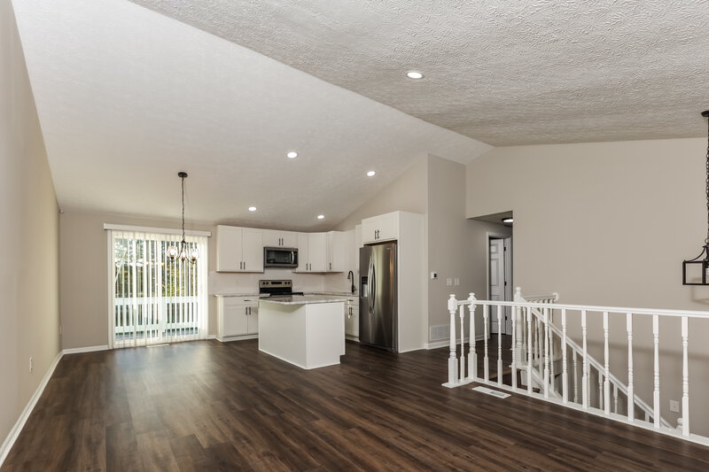 2,450/Mo, 5305 Davidson Rd Hilliard, OH 43026 Living Room View 3