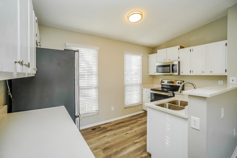 2,555/Mo, 4906 Crockett Dr Hilliard, OH 43026 Kitchen View