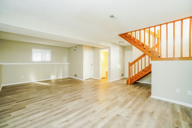 2,555/Mo, 4906 Crockett Dr Hilliard, OH 43026 Family Room View 2