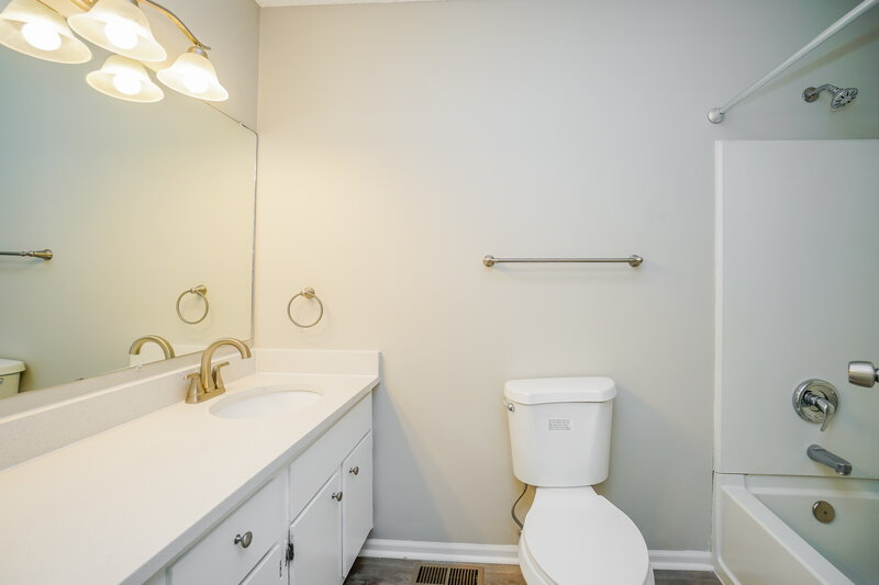 2,555/Mo, 4906 Crockett Dr Hilliard, OH 43026 Bathroom View