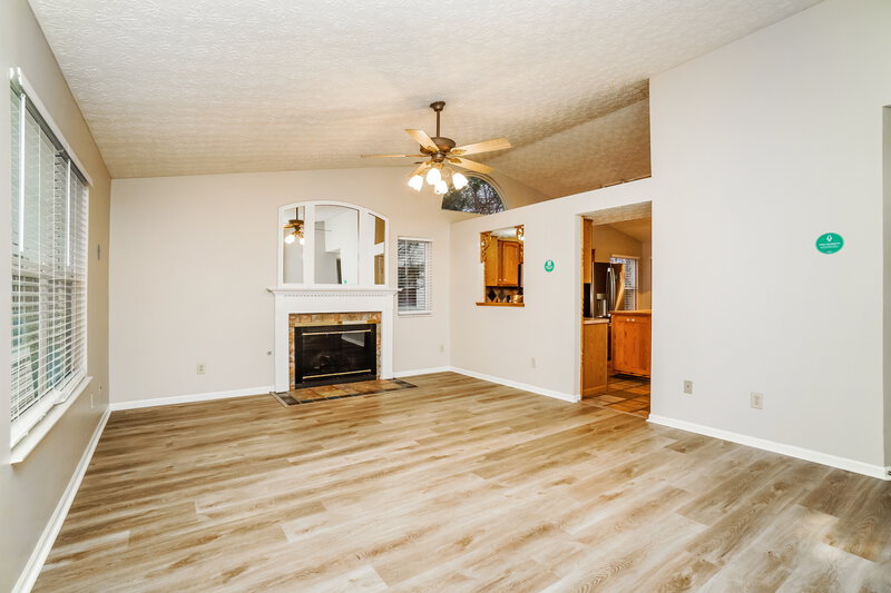 1,745/Mo, 221 Stonhope Dr Delaware, OH 43015 Living Room View