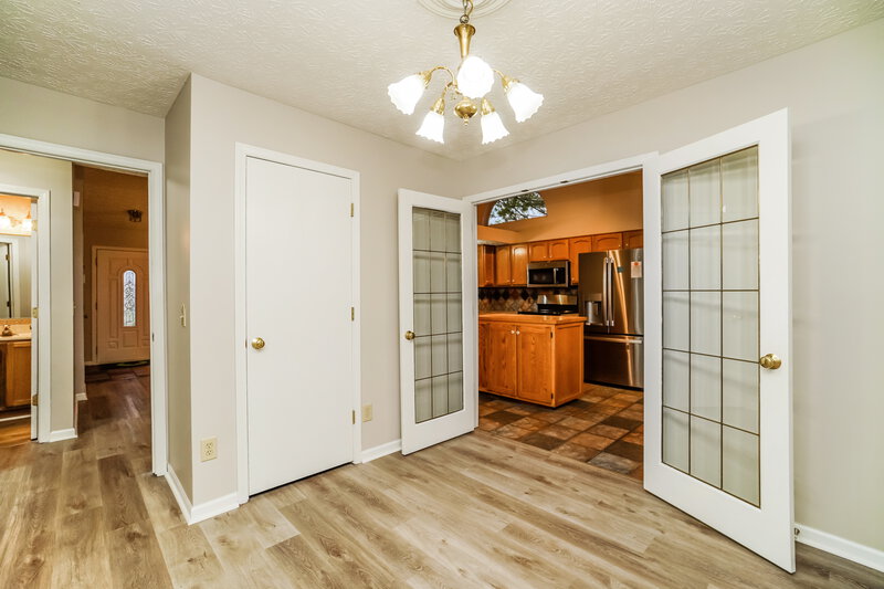 1,745/Mo, 221 Stonhope Dr Delaware, OH 43015 Dining Room View