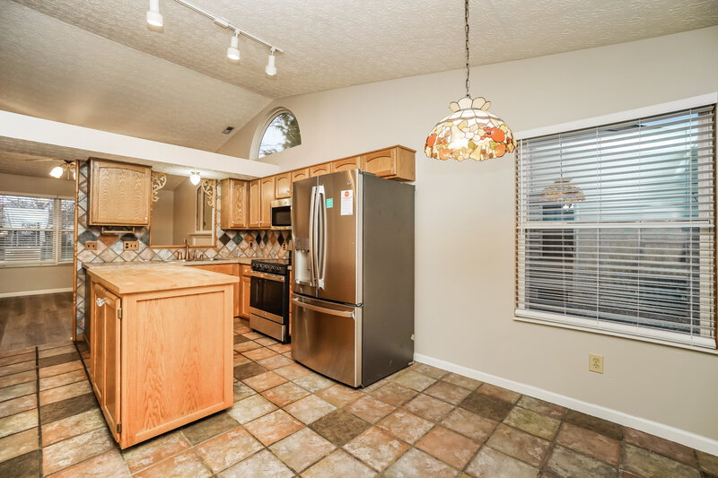 1,745/Mo, 221 Stonhope Dr Delaware, OH 43015 Breakfast Nook View