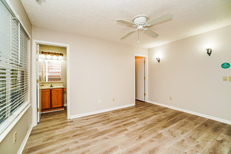1,745/Mo, 221 Stonhope Dr Delaware, OH 43015 Main Bedroom View 3