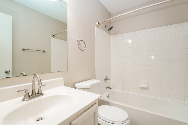 2,195/Mo, 129 Glengary Dr Delaware, OH 43015 Bathroom View