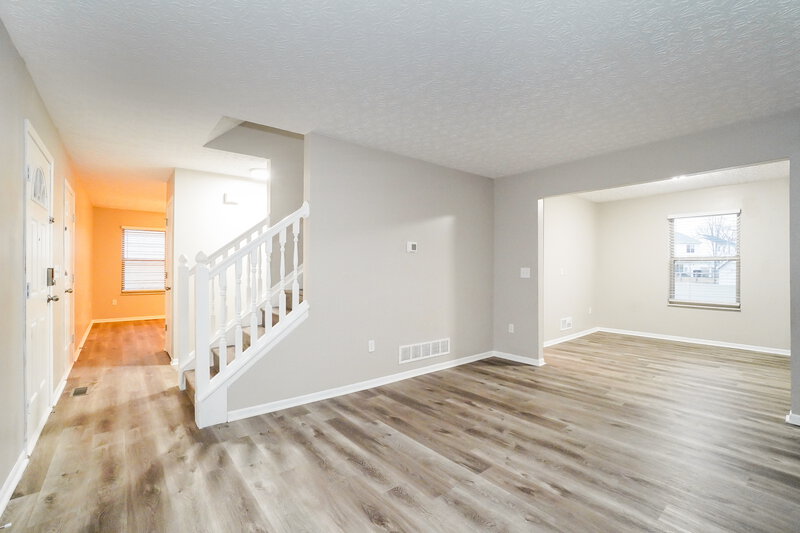 2,240/Mo, 1809 Ashburn Dr Delaware, OH 43015 Living Room View